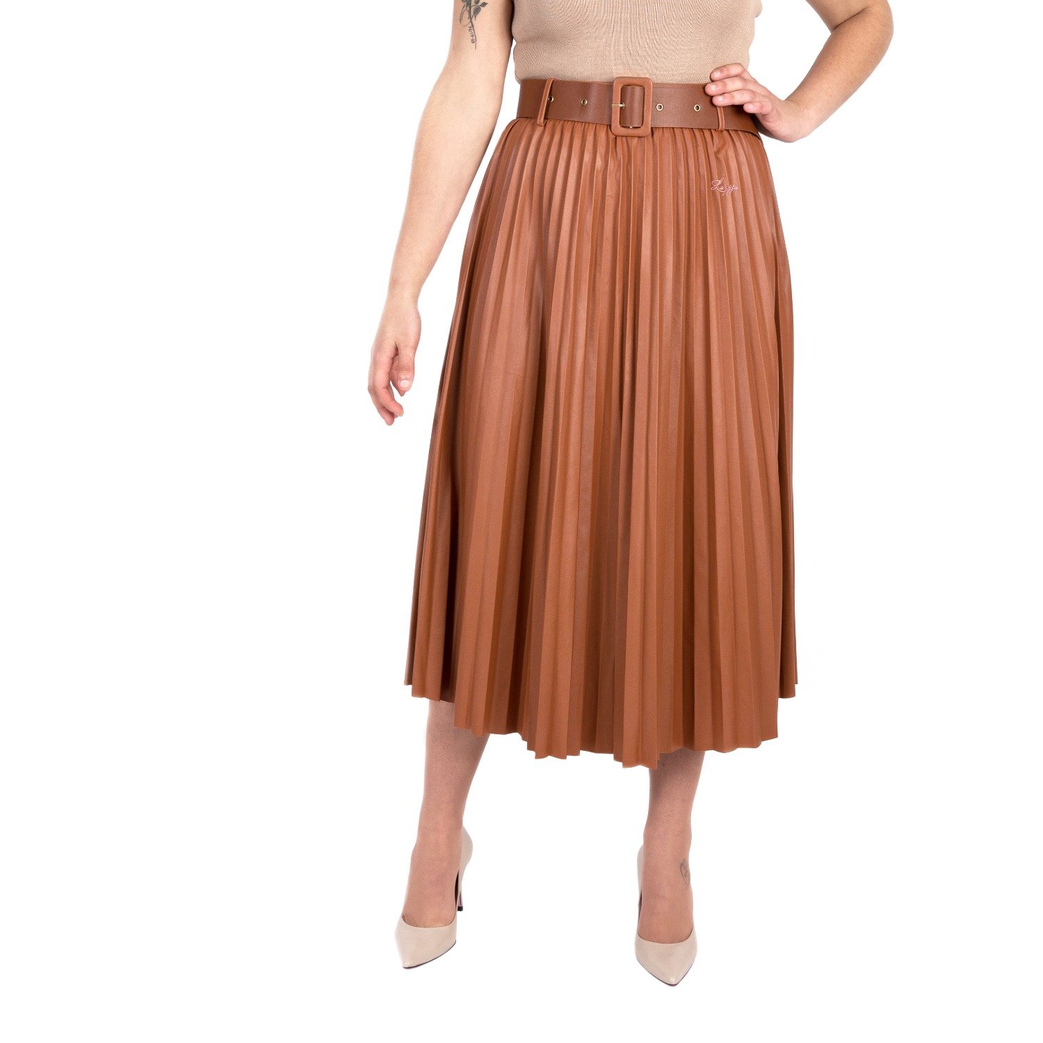 Falda plisada marrón